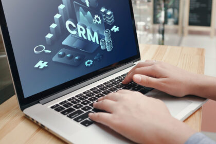 CRM et marketing automation : comment un autoentrepreneur peut enfin convertir ses prospects sans y passer ses soirées ?