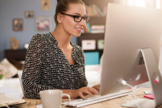 Portage salarial ou micro-entreprise : que choisir quand on se lance comme consultant ?